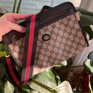 Authentic: Vintage Gucci GG Shoulder or Crossbody Bag